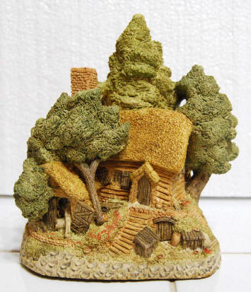 Hermit's Humble Home by David Winter Miniature Cottages