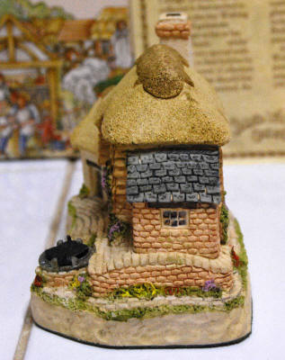 Birthstone Wishing Well by David Winter