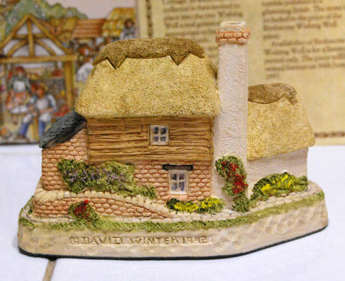 Birthstone Wishing Well by David Winter