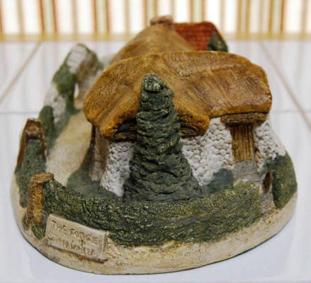 The Forge by David Winter Miniature Cottage